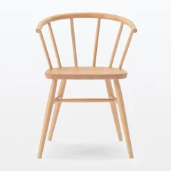 Muji Chaise en hêtre massif à pieds arrondis et accoudoirs