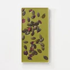 Sale Muji Chocolat blanc avec des canneberges sucrées, des graines de citrouille et du thé vert matcha