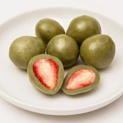 Muji Fraises enrobées de chocolat blanc au matcha