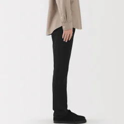 Outlet Muji Jean slim en denim extensible pour homme ‐ Noir