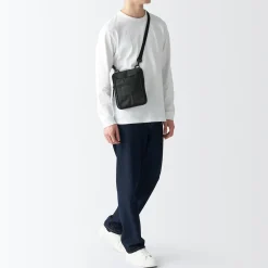 Outlet Muji Mini‐sacoche à bandoulière déperlante avec porte‐stylo Noir