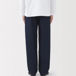 Muji Pantalon Chino Indigo à pinces en coton stretch coupe wide homme Bleu marine foncé
