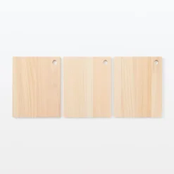 Sale Muji Planche à découper en bois de hinoki avec trou de suspension ‐ Petite