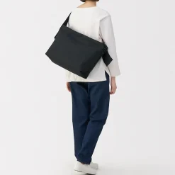 New Muji Sac à bandoulière large en polyester recyclé Noir