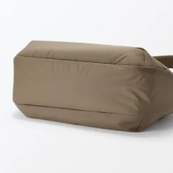 Online Muji Sac à bandoulière rembourré et déperlant en nylon recyclé
