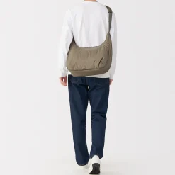 Online Muji Sac à bandoulière rembourré et déperlant en nylon recyclé