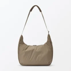 Online Muji Sac à bandoulière rembourré et déperlant en nylon recyclé