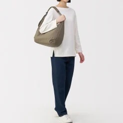 Online Muji Sac à bandoulière rembourré et déperlant en nylon recyclé