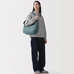 Outlet Muji Sac à main déperlant, porté à l'épaule ou en bandoulière